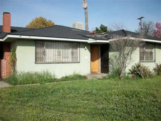3476 Circle Ct, Fresno, CA 93703-2404