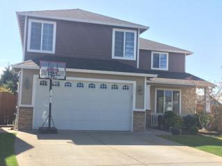 1315 12th St, Battle Ground, WA 98604-3233