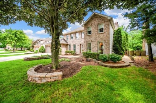 951 Dakota Cir, Naperville, IL 60563-9309