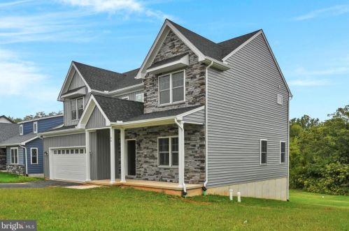 66 Mohler Church Rd, Ephrata, PA 17522-9274