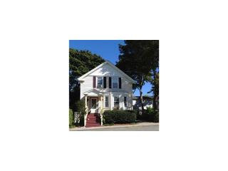 48 Weaver Ave, Middletown, RI 02840-3653