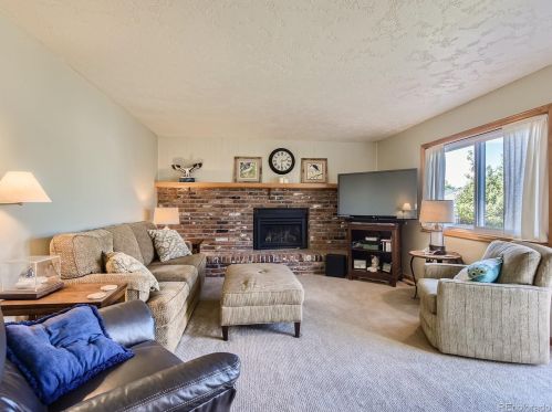 18191 Crestridge Dr, Aurora CO 80015-2667 exterior