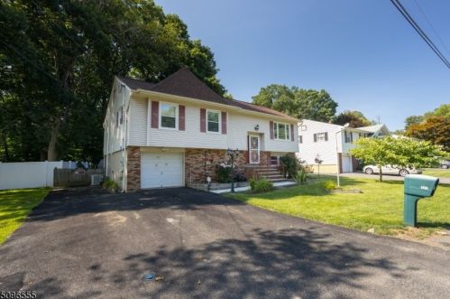 121 Durban Ave, Hopatcong, NJ 07843-1255