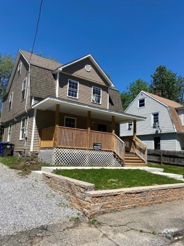 21 Monroe St, Torrington, CT 06790-3209