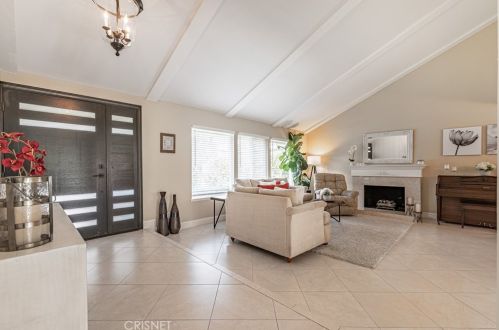 6314 Capricorn Ave, Calabasas, CA 91301-1719