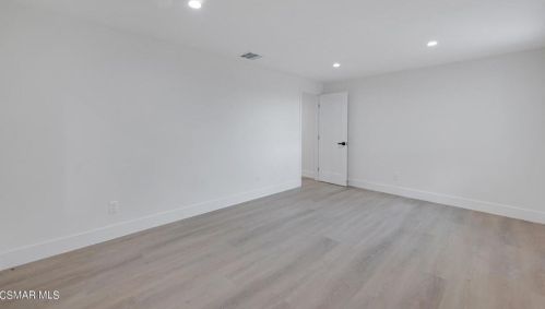 3096 Reservoir Dr, Simi Valley CA  93065-1001 exterior