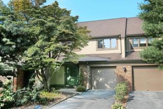 147 Emerson Ct, Mahwah, NJ 07430-3173