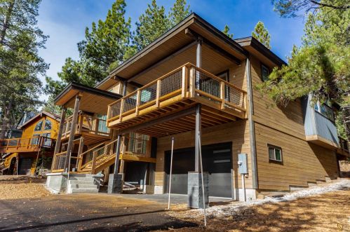11697 Bennett Flat Rd, Truckee, CA 96161-6021
