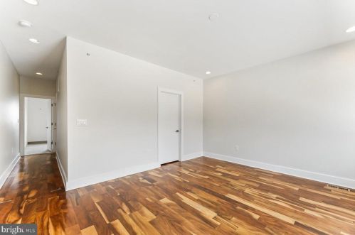 154 Front St, Philadelphia PA  19106-0020 exterior