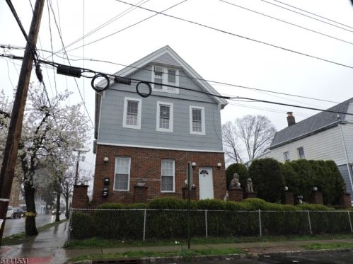 30 Whittlesey Ave, Town Center, NJ 07052-6031