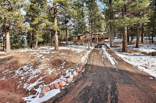 84 Pne Ln, Woodland Park CO 80863-9535 exterior