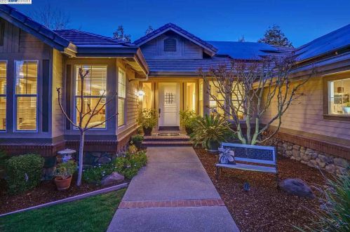 2318 Gamay Cmn, Livermore, CA 94550-6839