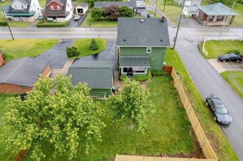 2634 River Rd, Vandergrift, PA 15690-6104