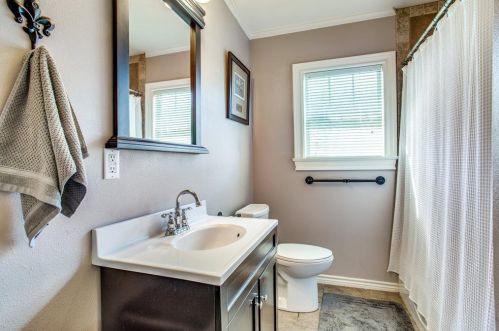 4333 Locke Ave, Fort Worth TX  76107-5410 exterior