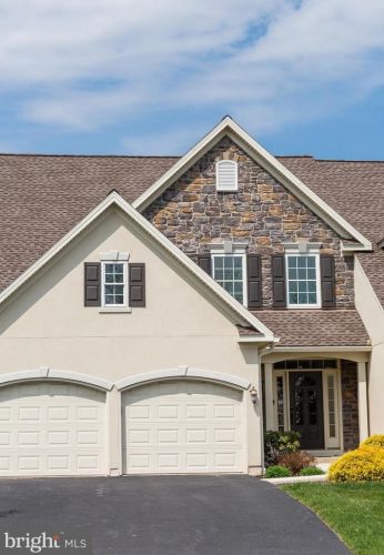 802 Huntington Pl, Lancaster, PA 17601-1293
