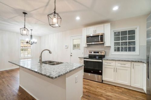 830 Magna Carta Dr, Atlanta GA  30318-6060 exterior