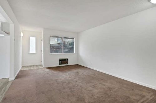 8203 Kelton Dr, Gilroy, CA 95020-3803