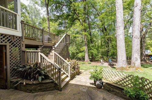 2664 Margaret Mitchell Dr, Atlanta GA  30327-1844 exterior
