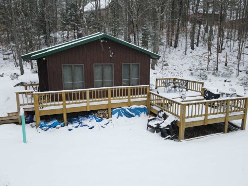 4 Saint Moritz Dr, Madison, NH 03849-5257
