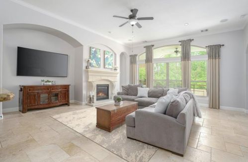 1828 Lily Meadows Dr, Conroe TX  77304-2949 exterior