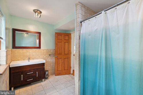 812 12 St, Philadelphia PA 19147-2624 exterior