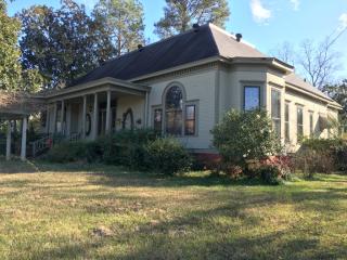 509 Commerce St, Centralgrove, MS 39730-2543
