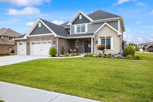 24044 Sunset Lakes Dr, Wilton Center, IL 60442-8007