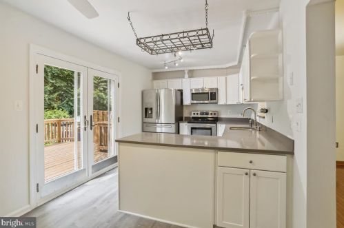 18 Kinsman View Cir, Silver Spring MD 20901-1652 exterior