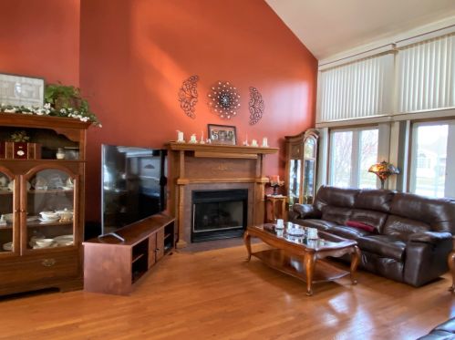 1560 Mallards Cv, Sollitt, IL 60401-3389