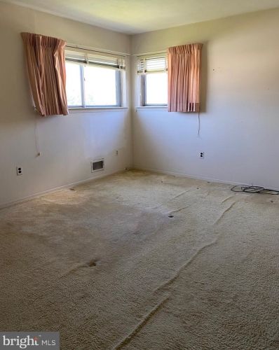 41 Bayberry Rd, Trenton NJ 08618-1023 exterior