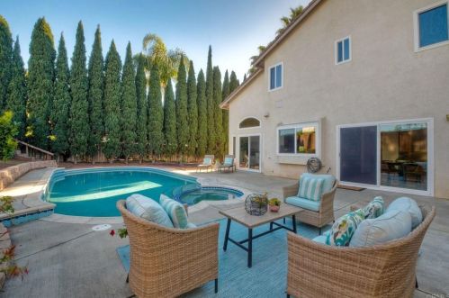 1718 Downs St, Oceanside, CA 92054-6191