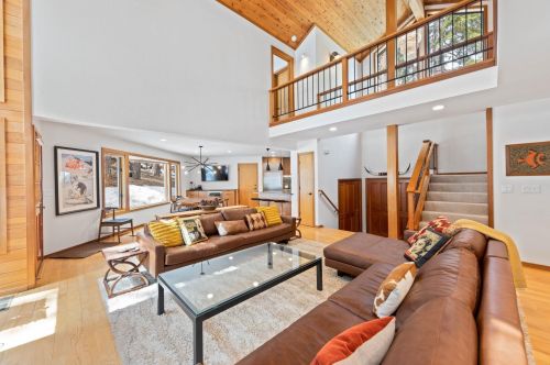 737 Conifer, Truckee CA  96161-3942 exterior