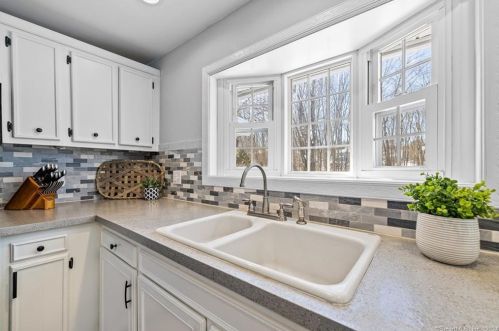 531 Atkins St, Middletown CT  06457-1546 exterior
