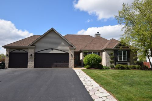 3710 White Deer Dr, Barrington Hills, IL 60102