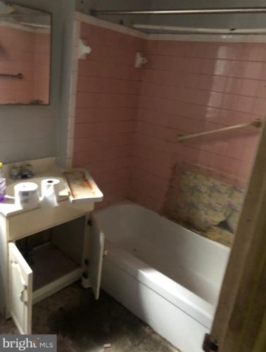 1814 22nd St, Philadelphia PA 19140-4703 exterior