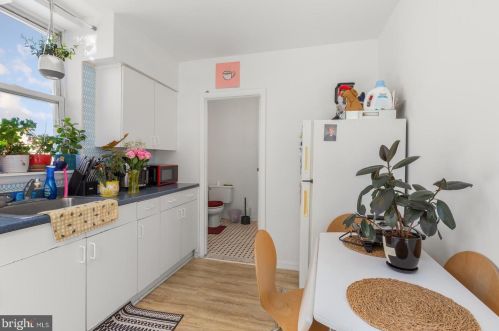 1138 19 St, Philadelphia PA  19146-2936 exterior