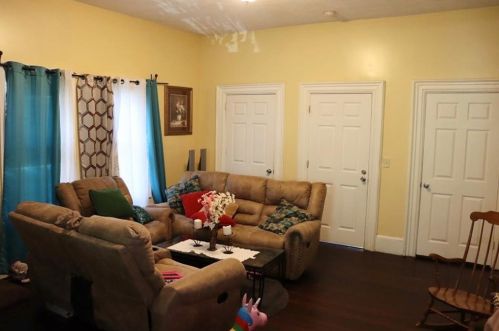 36 Harvard Ave, Providence, RI 02907-1217
