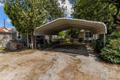 605 Bond St, Whitewright TX 75491-2212 exterior