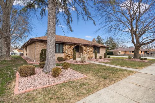 6800 116th St, Worth, IL 60482-2355