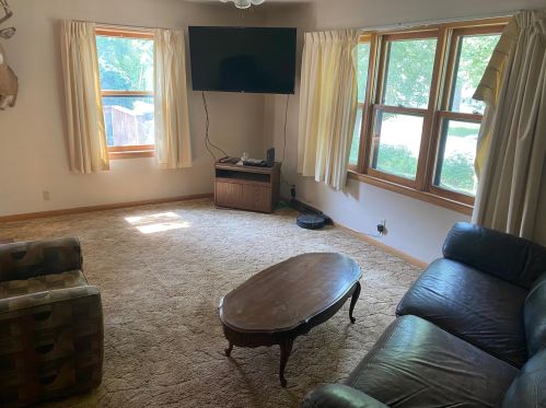 407 Emerson Ave, Raymond, MN 56282-9509