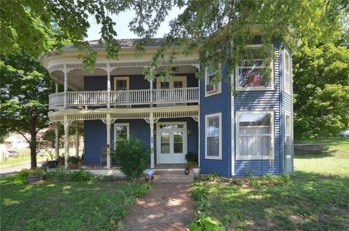 301 Valley St, Winthrop, MO 64484-7310
