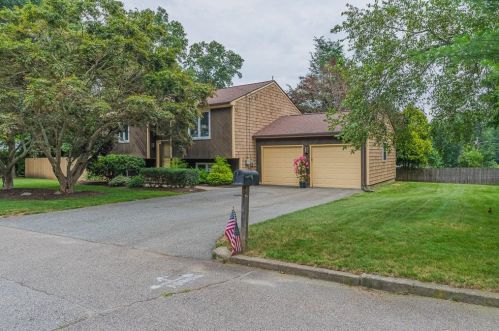 144 Sage Dr, Warwick, RI 02886-6845