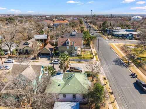 1504 11th St, Austin TX  78702-1909 exterior