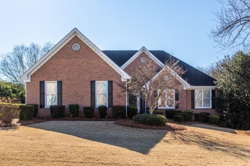 1506 Threepine Pl, Lilburn, GA 30047-5672