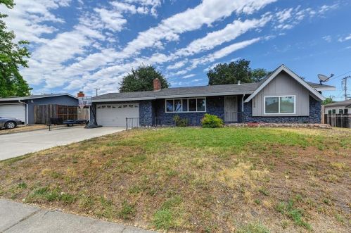 7125 Winlock Ave, Citrus Heights, CA 95621-3757