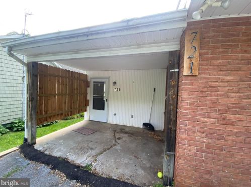 721 Morison St, Charles Town WV  25414-1436 exterior