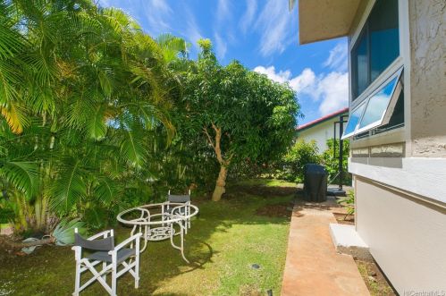 989 Kaluanui Rd, Honolulu HI  96825-1324 exterior