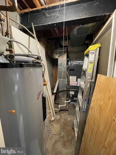 14568 Farmcrest Pl, Silver Spring MD 20905-6009 exterior