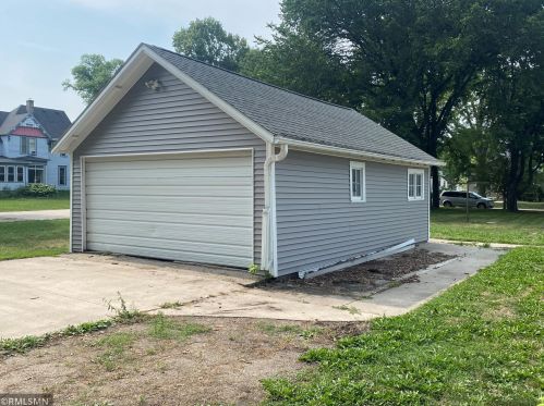 609 Idaho Ave, Morris, MN 56267-1933