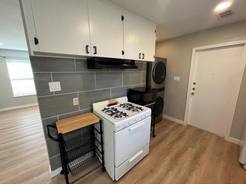 5108 Cloverdale Ln, Austin TX  78723-4508 exterior